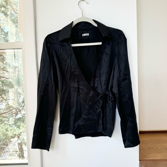 Reformation Silk Smith Top Long Sleeve Shirt V Neck Wrap Blouse in Black - Picture 7 of 12